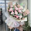 Bó hoa hồng kem mix cẩm chướng hồng tặng sinh nhật ý nghĩa