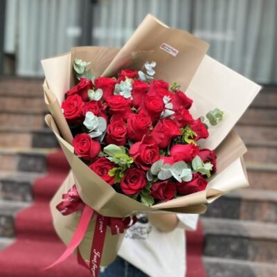 Hoa chúc mừng sinh nhật 25 bông hồng đỏ Mina mix lá bạc