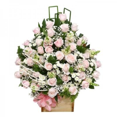 Lẵng hoa hồng để bàn sang trọng mừng sinh nhật sếp