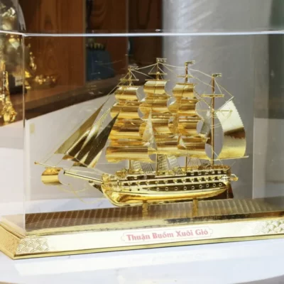Mô hình thuyền buồm mạ vàng 24k