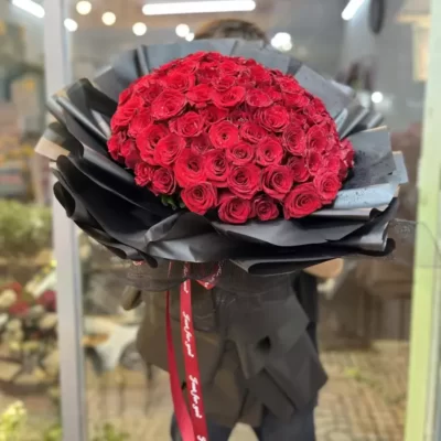 Bó hoa hồng đỏ 100 bông tặng người thương sinh nhật ý nghĩa