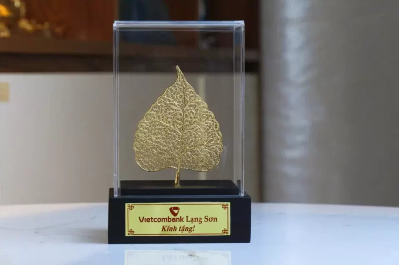 Lá bồ đề mạ vàng