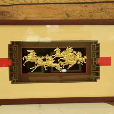 Tranh mã đáo thành công dát vàng 24k