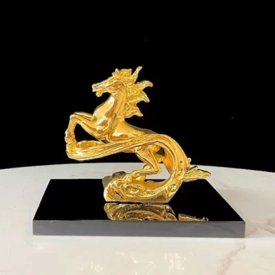 Tượng ngựa vờn mây mạ vàng 24k