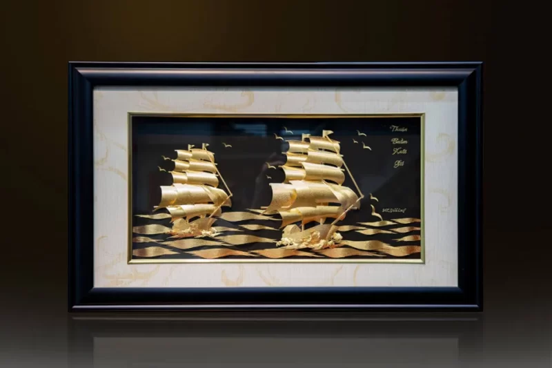 Tranh đôi thuyền buồm xuôi gió dát vàng 24k