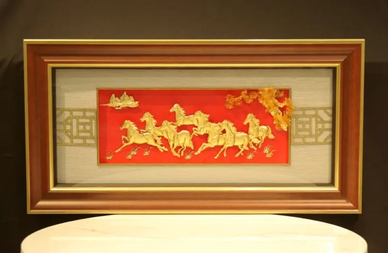 Tranh mã đáo thành công dát vàng 24k