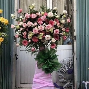 Kệ hoa chúc mừng 14