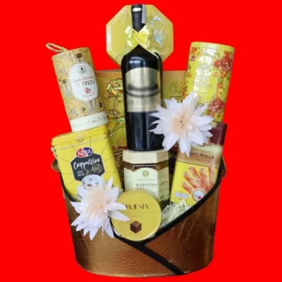 Giỏ Quà Tết Cao Rượu Bánh Kẹo Tông Đỏ