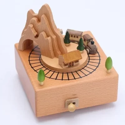 Hộp nhạc gỗ tàu qua núi